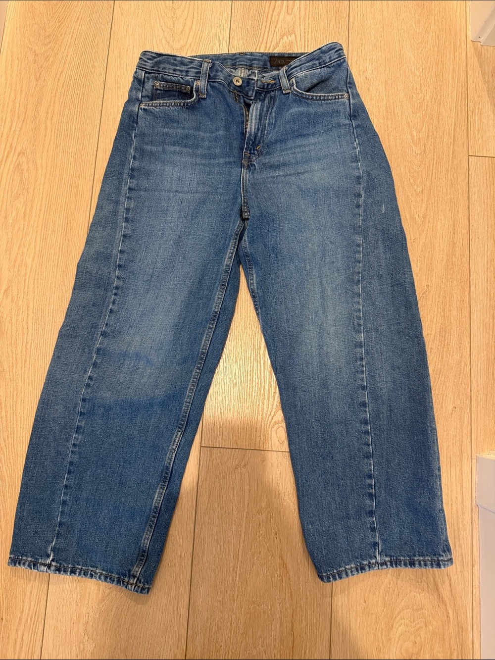 Zara barrel-Leg Jeans in Mid Blue Wash
